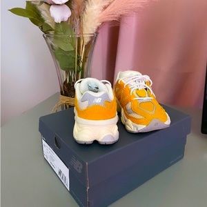 Infant Yellow Beige New Balance 9060 Size 5C